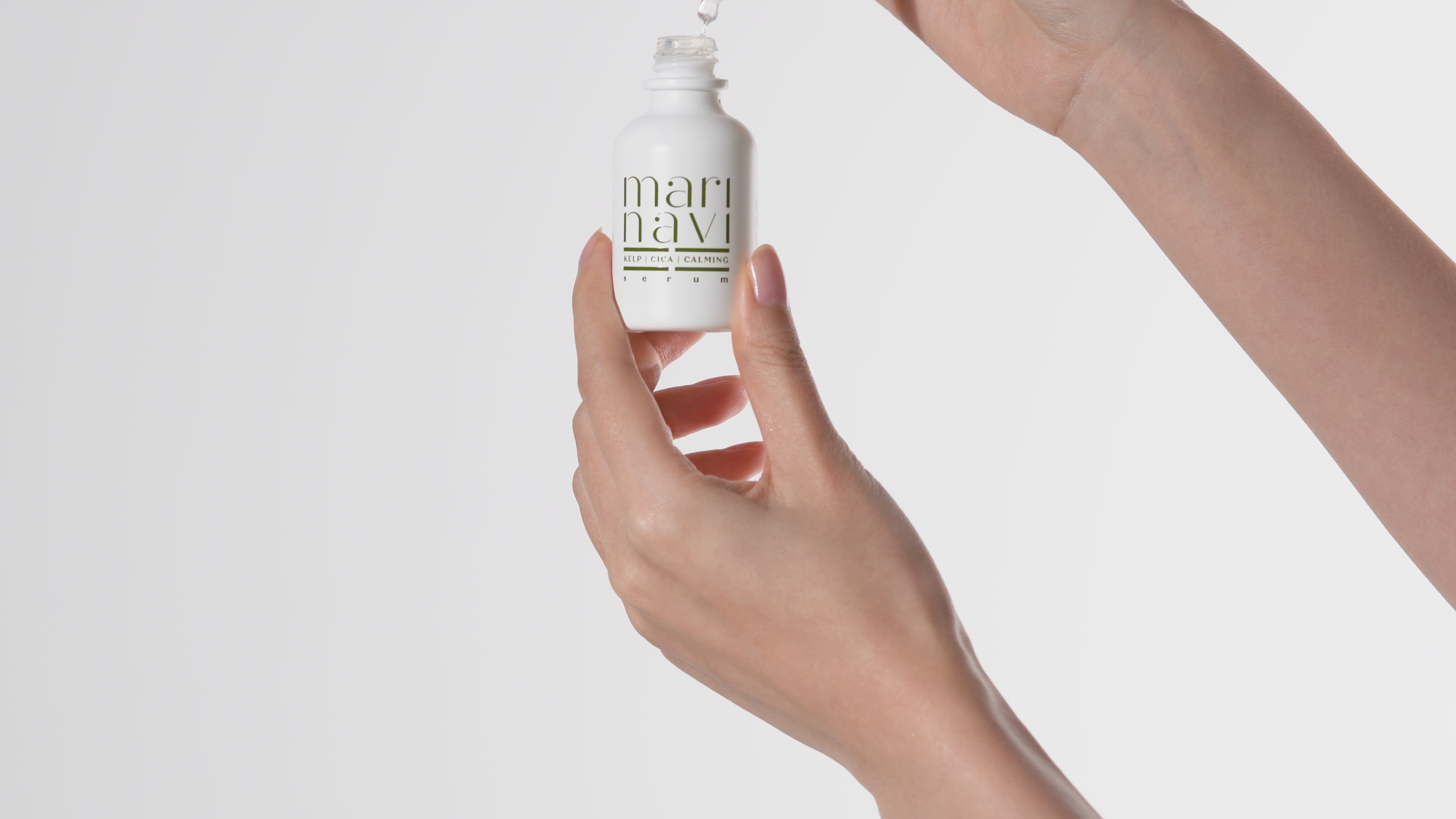 Charger la vidéo : MARINABI Kelp Cica Calming Serum (30ml)